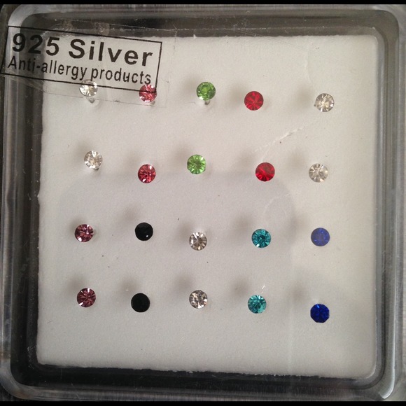 22 gauge silver nose ring. Listing is for 1. - Picture 3 of 4