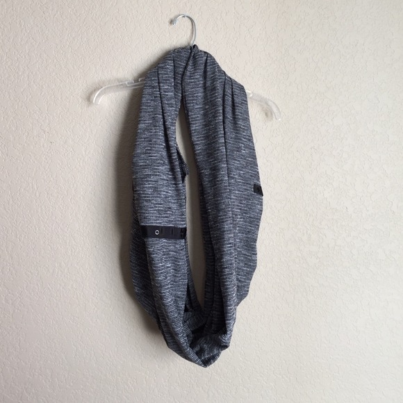 lululemon athletica Accessories - ⚡️SALE⚡️Lululemon Vinyasa Scarf