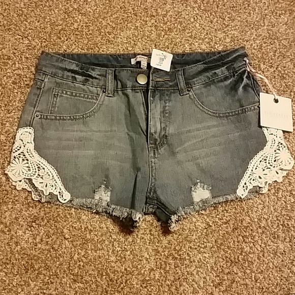 BLU Pepper lace shorts