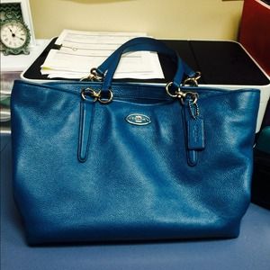 BNWT Gorgeous Coach Tote - XL Teal 💚