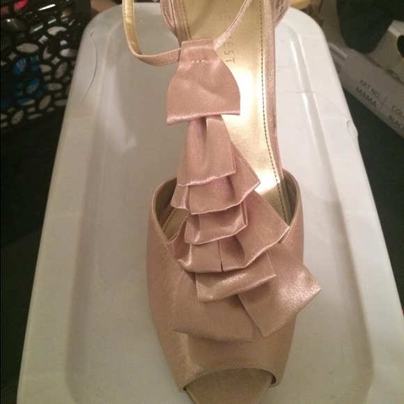 Gold Satin Nine West Pump