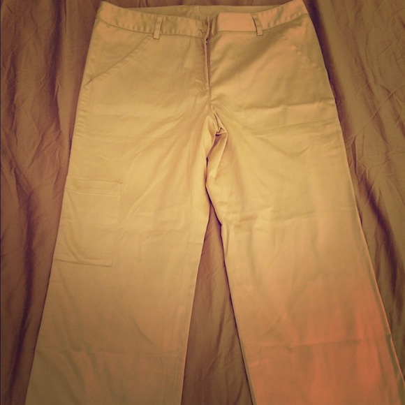 Lily Pulitzer Capris - Picture 2 of 7