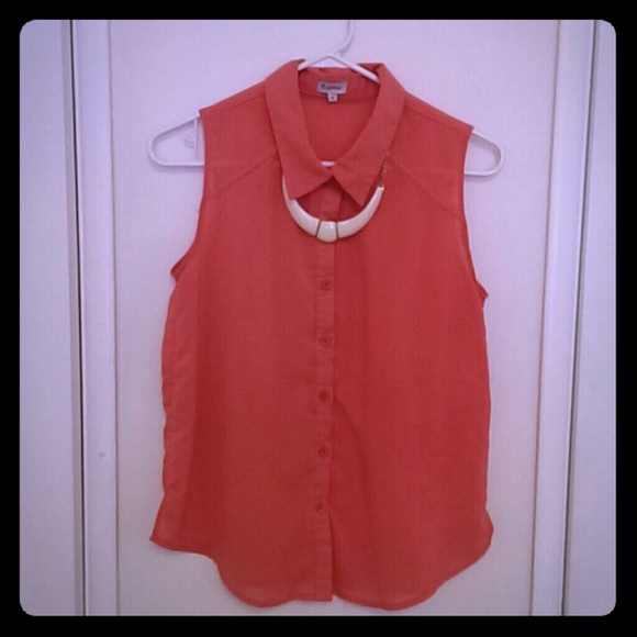 🍨 Sleeveless Chiffon Blouse - Picture 1 of 4