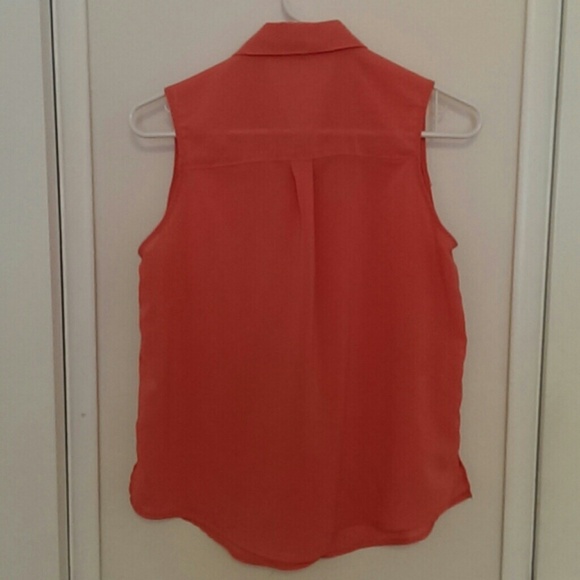 🍨 Sleeveless Chiffon Blouse - Picture 3 of 4