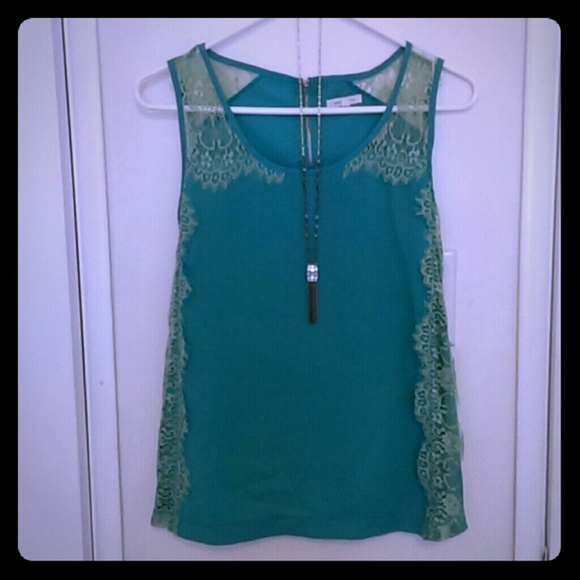 Lace Cutout Sleeveless Shirt