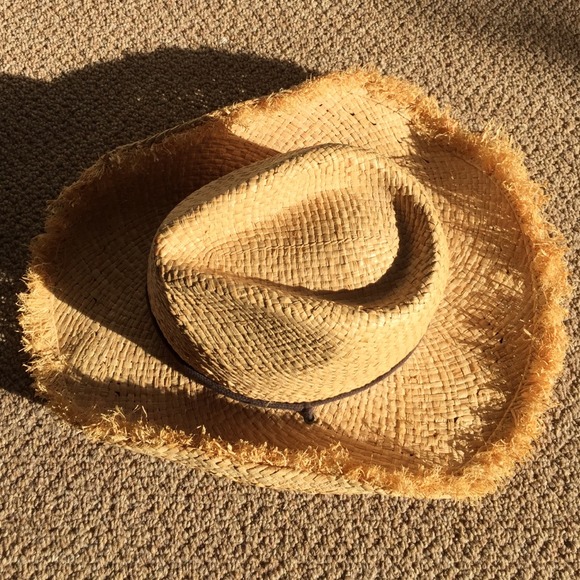 Straw hat - Picture 1 of 3