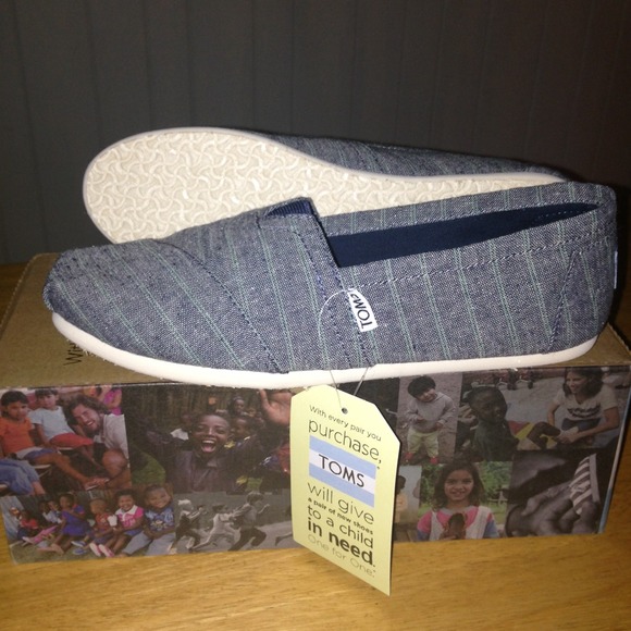 TOMS Shoes - Denim Stripe Classics TOMS! NWT