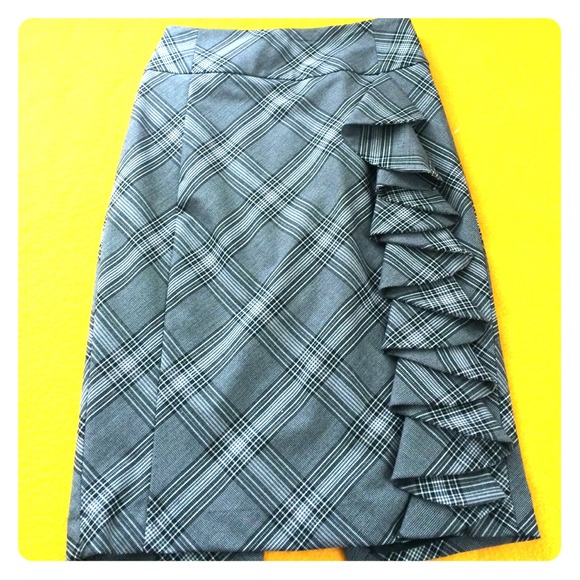 Knee-length Express skirt