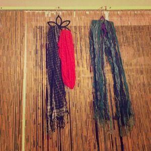 3 scarfs bundle!! Just in time for fall ladies!