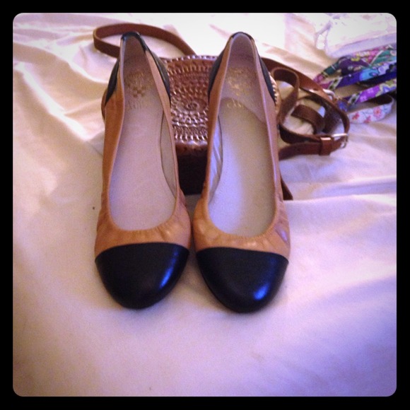 Vincent Camuto flats!