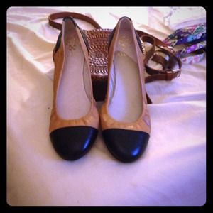 Vincent Camuto flats!