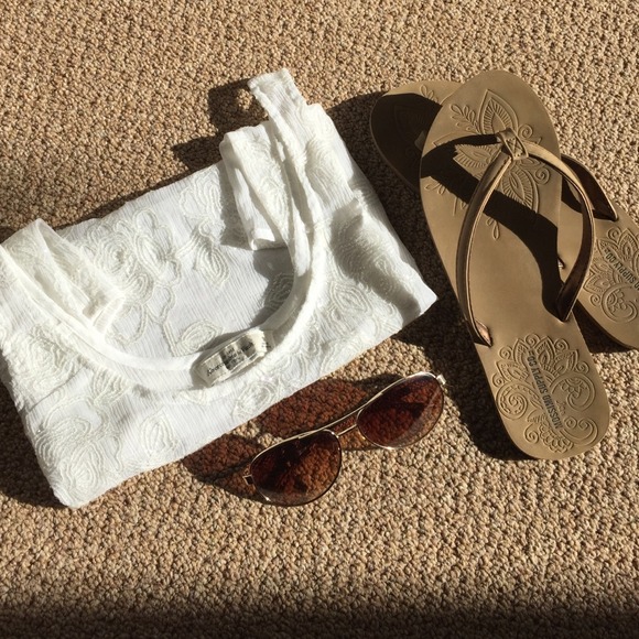 Sparkly white A&F top