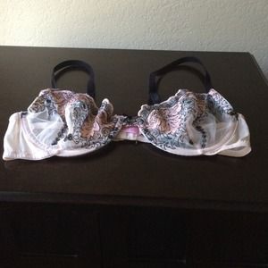 Embroidered bra