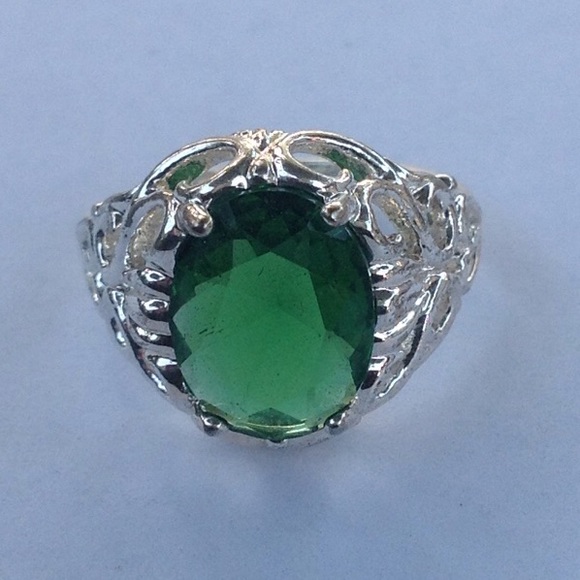 Jewelry - 925 SS Green Topaz Ring