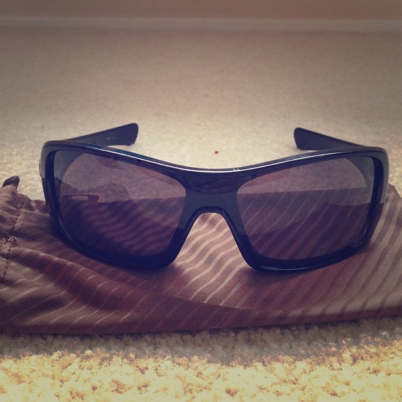 Oakley Accessories - Oakley Antix sport sunglasses