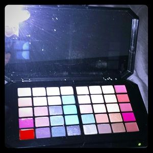 Victoria Secret makeup pallette