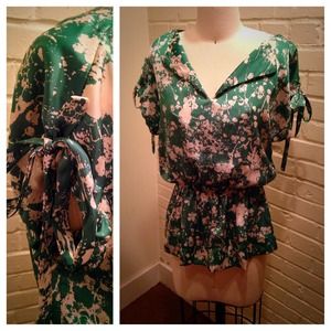 🚫N/A🚫Collective Concepts silk cinch-waist blouse