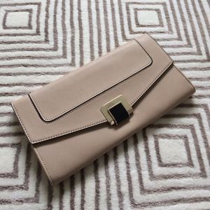 Elegant clutch