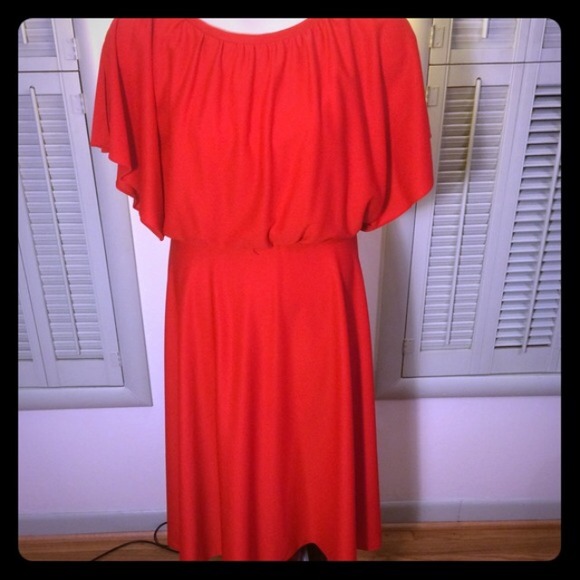 Vintage Dresses & Skirts - 🎀Vintage flowy red dress🎀