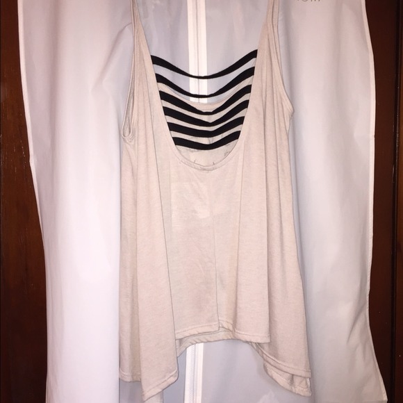 Tillys Quote Sharkbite Tank! - Picture 2 of 3