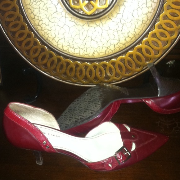 Anne Klein burgundy shoes