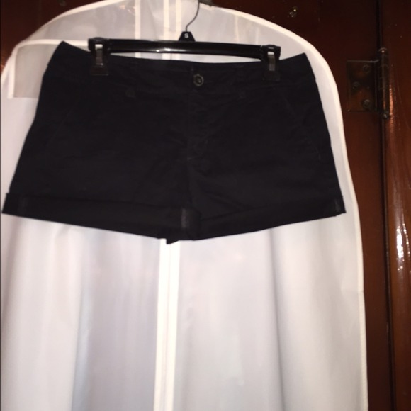 American Eagle Black Midi Shorts!