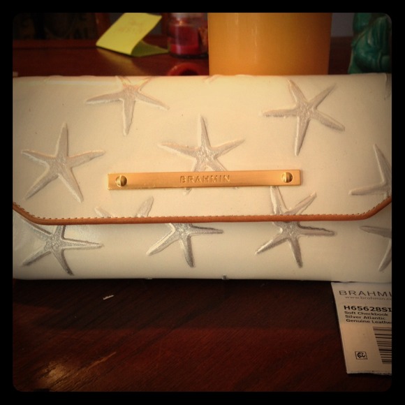 Brand new BRAHMIN Wallet w silver starfish