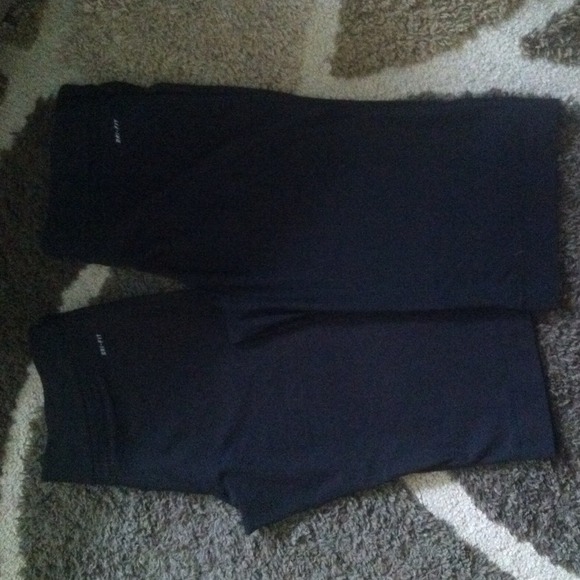 Nike yoga capris