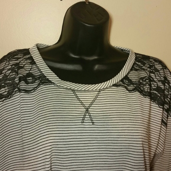 SOLD-NWT Democracy Striped Lace Top - Picture 3 of 4