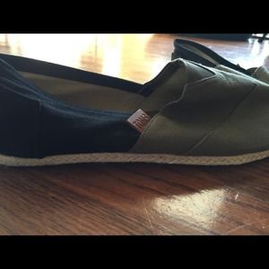 Toms