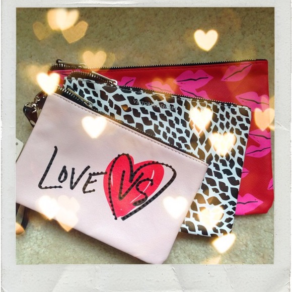 Victoria's Secret Accessories - 🎉HP🎉 🔱NEW! VS Makeup Bag Set