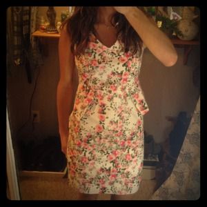 ❌sold❌Floral peplum dress