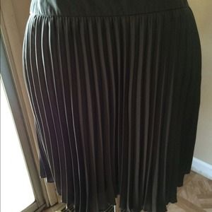 Pleated skirt