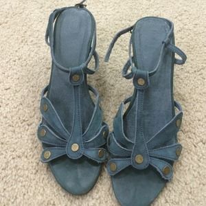 Summer heels! 2inches! Beautiful color!