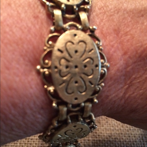 🎉HOST PICK, 12/13/14🎉 Vintage Goldtone Bracelet