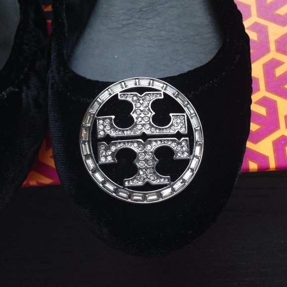 Authentic Tory burch black velvet Riva flats! - Picture 2 of 4