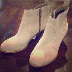 Dolce Vita suede booties! Final sale!!
