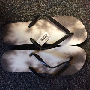 Size 9 Flip Flops