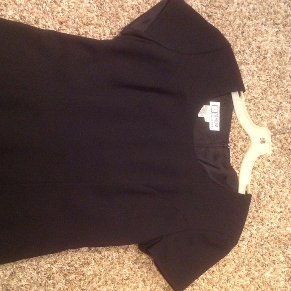 Basic "little black dress" REDUCED - Picture 2 of 2