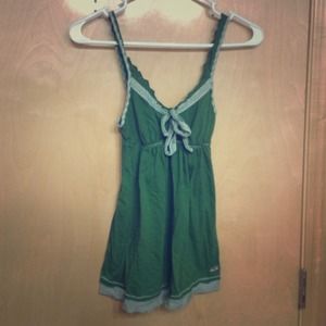 🍀Green Hollister tank top.