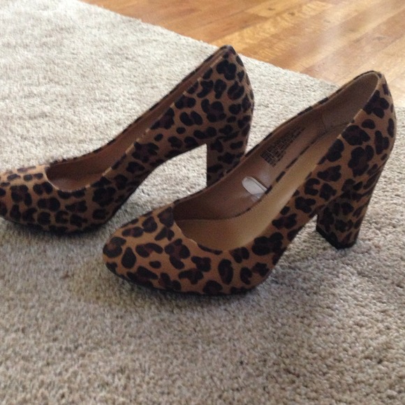 Merona Shoes - Leopard chunky heel pumps- BEING HELD UNTIL 11/18 Merona Shoes - Leopard chunky heel pumps- BEING HELD UNTIL 11/18