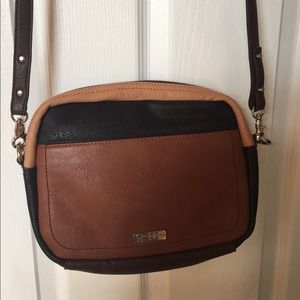 Fall item 💫 Jessica Simpson cross body bag 😍
