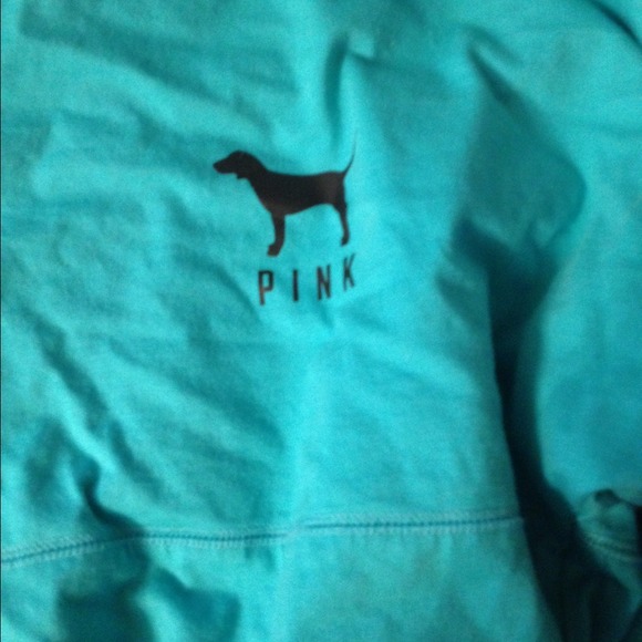 ❗️ TRADED❗️Oversized VS Pink cheeta shirt - Picture 2 of 3