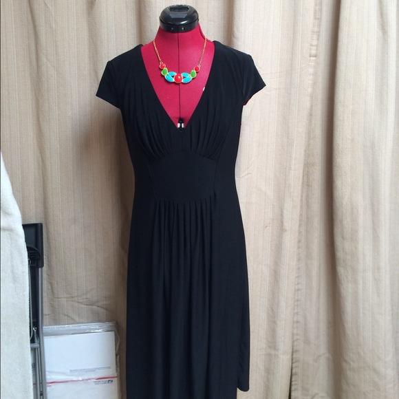 Dresses & Skirts - Gently loved black dress