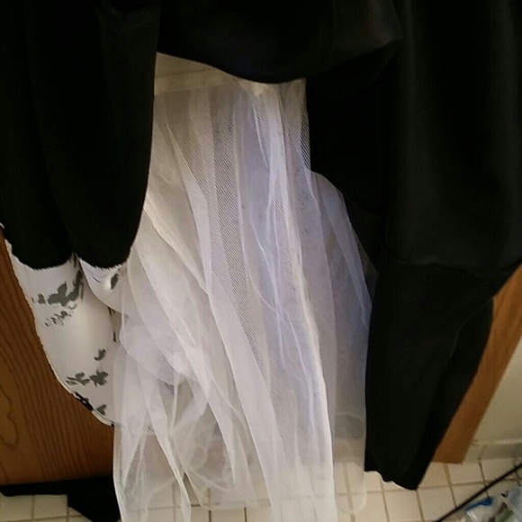 Black & White Formal Prom dress - Picture 3 of 4