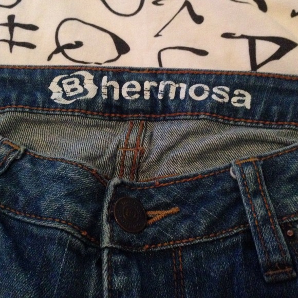 Bullhead Jeans - Picture 2 of 4