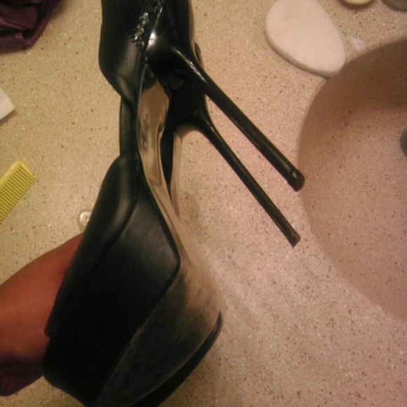 Bebe heels - Picture 2 of 3