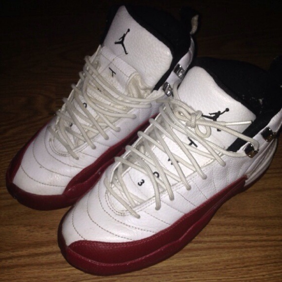Air jordan cherry 12s