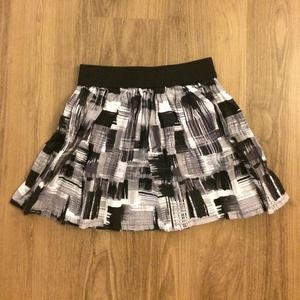 Forever 21 Black and White Skater Skirt