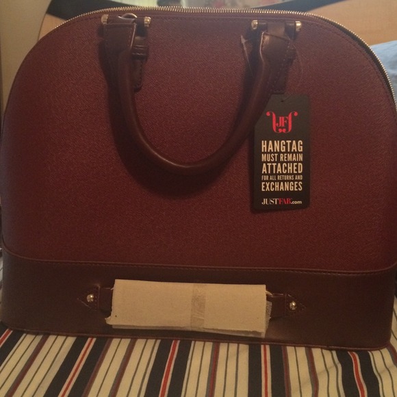 Big burgundy purse by JustFab😍👍